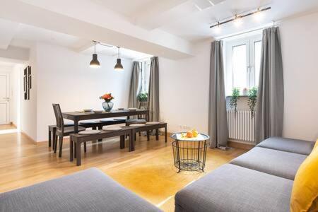 Marienplatz Apartment 2 Bedrooms Living Room Kitchen 뮌헨 외부 사진